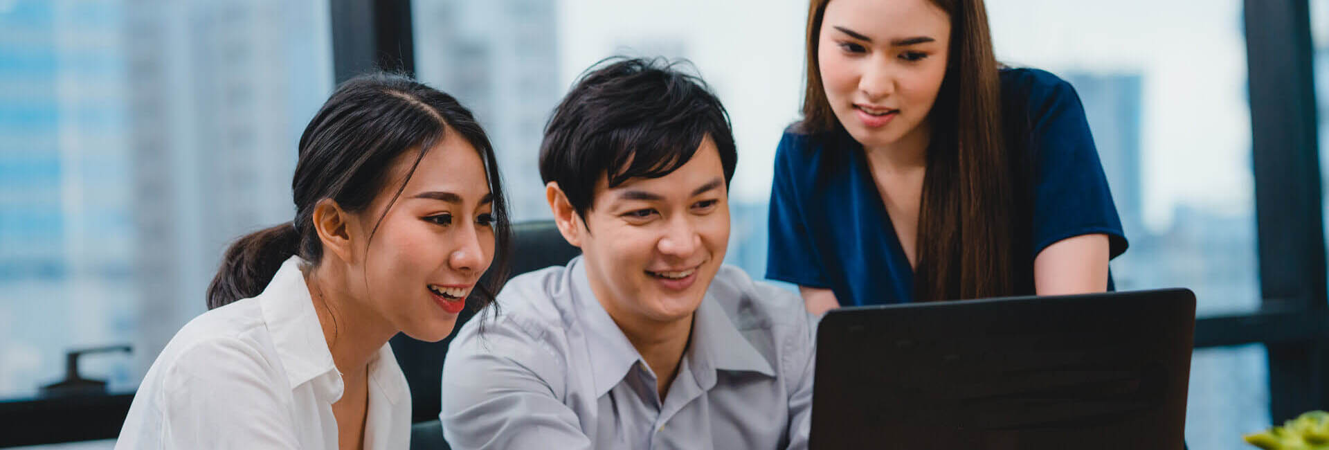 可以按照用戶(hù)要求設(shè)計(jì)為大傾角或移動(dòng)式，輸送量輸送量可達(dá)3000t/h